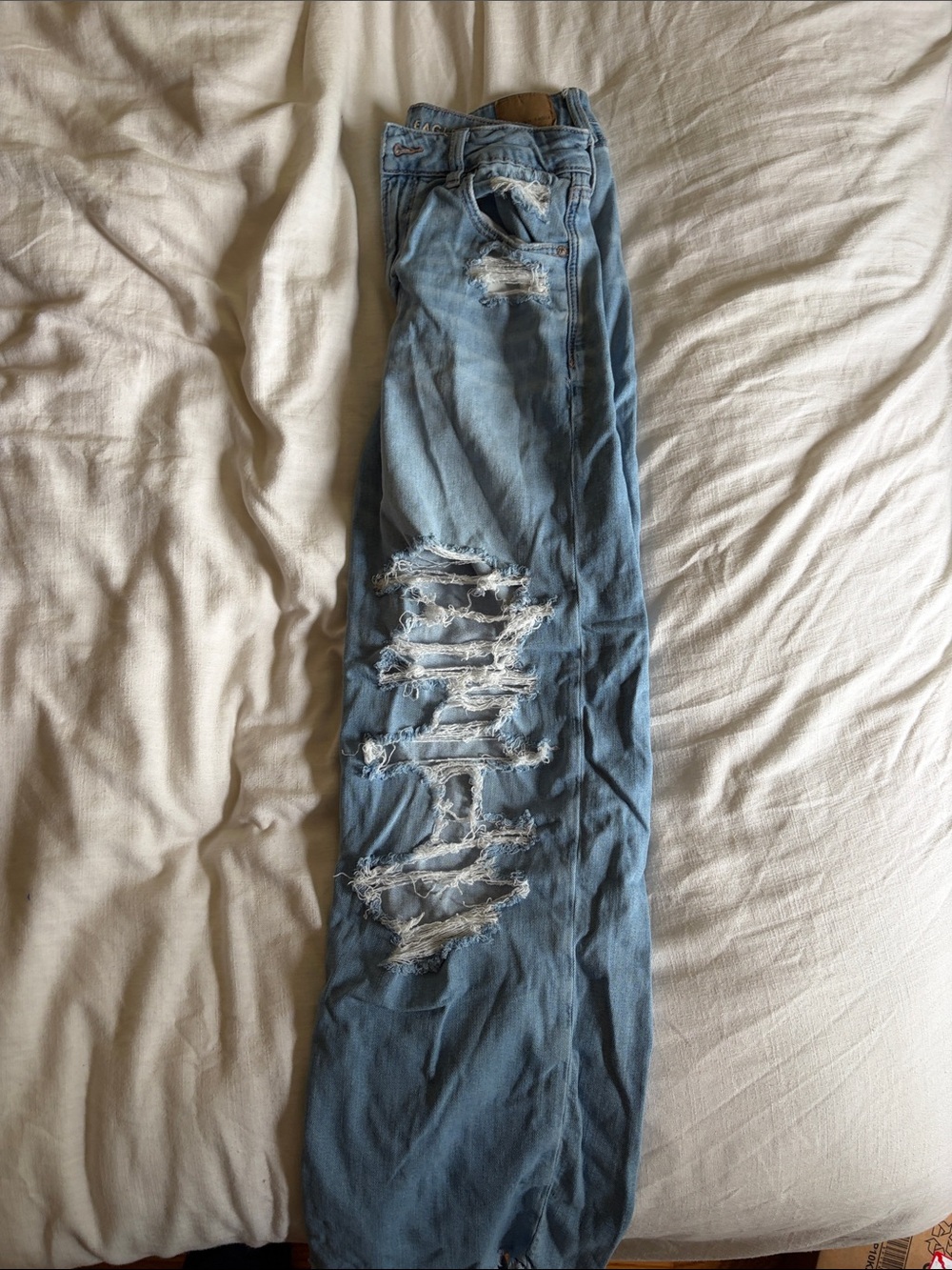 American eagle Light Blue Distressed women’s Jeans wide leg